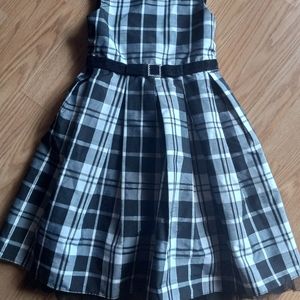 Girls Jenny & Me size 6 black/white party dress.